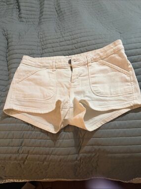 Women's White Casual Jean Shorts with Front Patch Pockets
